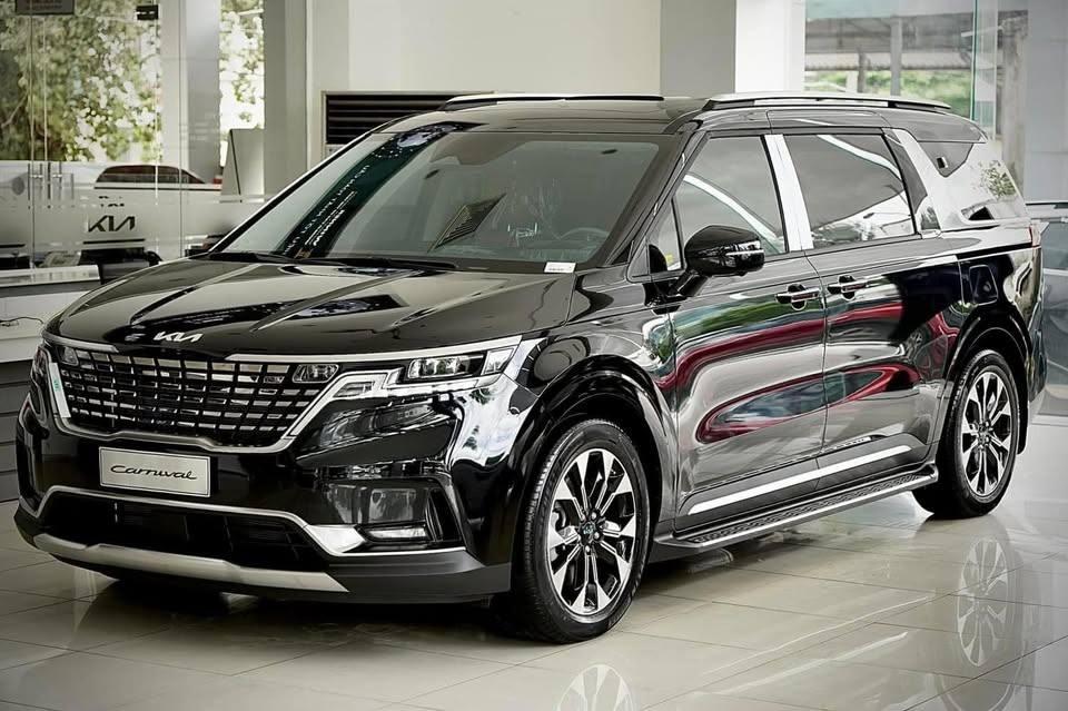 Kia Carnival dọn kho bản máy xăng, giảm giá 120 triệu tại đại lý: Giá thực tế còn 1,639 tỷ đồng, khách mua phải đánh đổi bằng mẫu mã- Ảnh 3. Kia Carnival dọn kho bản máy xăng, giảm giá 120 triệu tại đại lý: Giá thực tế còn 1,639 tỷ đồng, khách mua phải đánh đổi bằng mẫu mã- Ảnh 3.