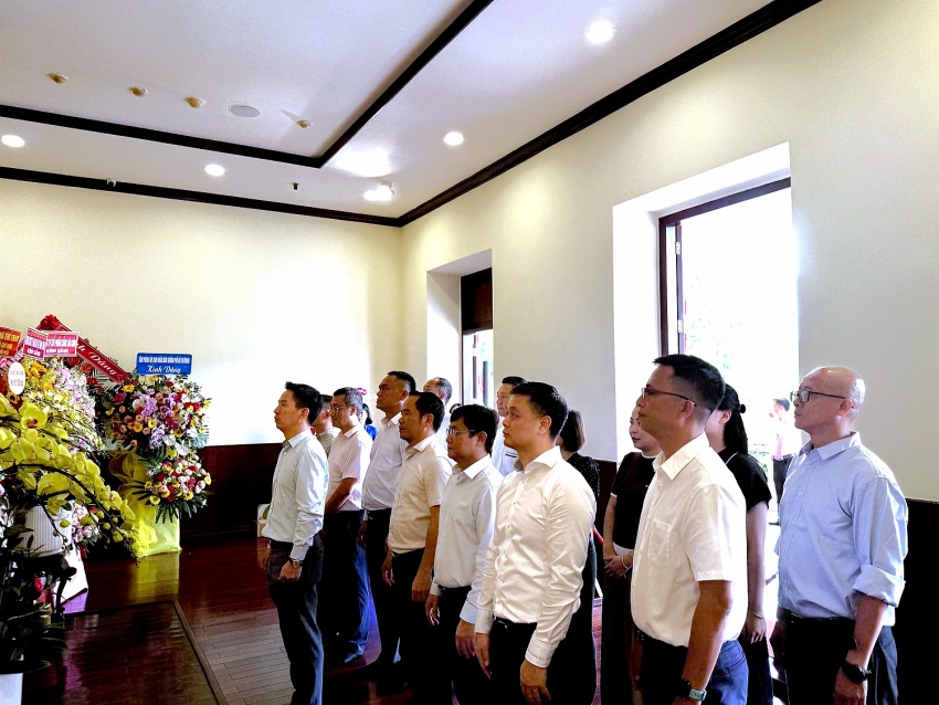 PQPOC dâng hương Chủ tịch Hồ Chí Minh nhân dịp kỷ niệm 135 năm ngày sinh nhật Bác
