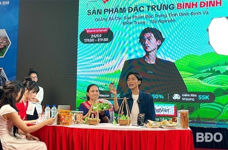 Sự kiện được kỳ vọng sẽ tạo ra cú hích mạnh mẽ cho quá trình chuyển đổi số trong thương mại của khu vực miền Trung. Ảnh: Cục Thương mại điện tử và Kinh tế số