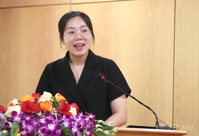 Bà Trần Diệu Hương, Cục Quản lý và Phát triển thị trường trong nước (Bộ Công Thương) tham gia tham luận tại hội thảo