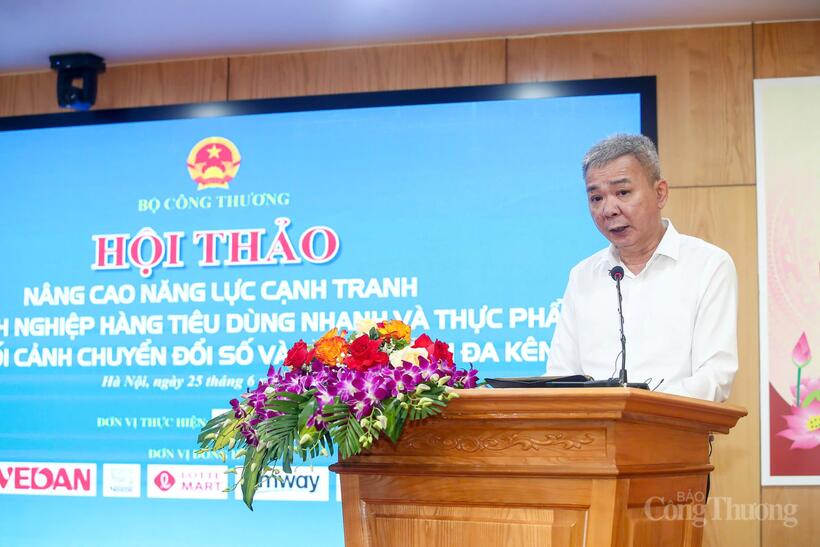 Ông Nguyễn Tiến Cường, Phó Tổng Biên tập Báo Công Thương phát biểu khai mạc hội thảo