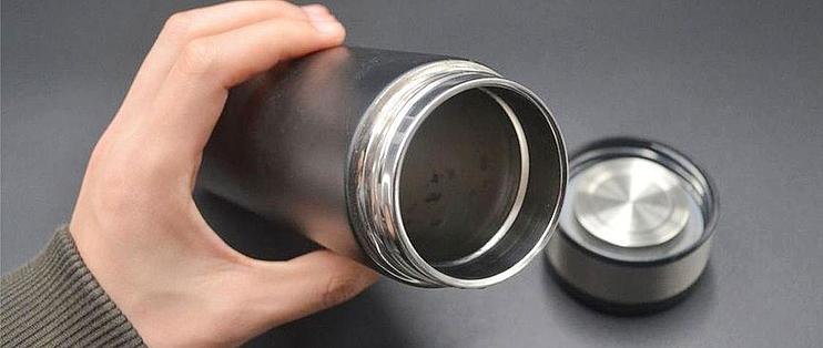 Dùng bình giữ nhiệt mà quên 5 điều này rất dễ