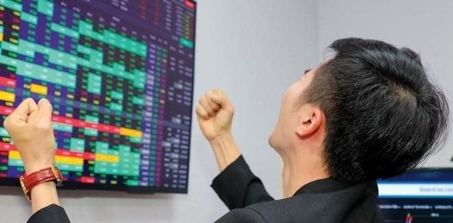 Chứng khoán tuần qua: VN-Index vượt mốc 1.370 điểm, một cổ phiếu “âm thầm” vượt đỉnh 14 lần từ đầu năm- Ảnh 4.