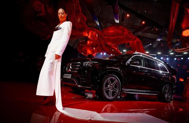 Mercedes-Benz Việt Nam ra mắt bộ đôi GLS mới trong triển lãm LiveRARE- Ảnh 6.