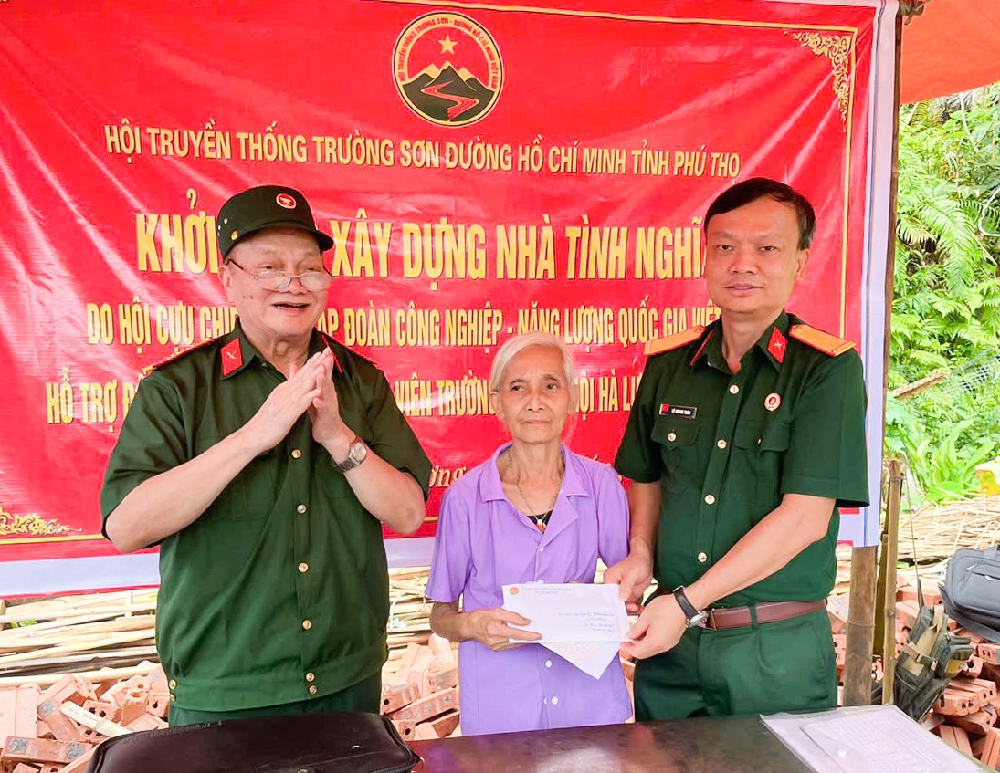 Hội CCB Petrovietnam trao tặng nhà tình nghĩa cho người có công với cách mạng tỉnh Phú Thọ