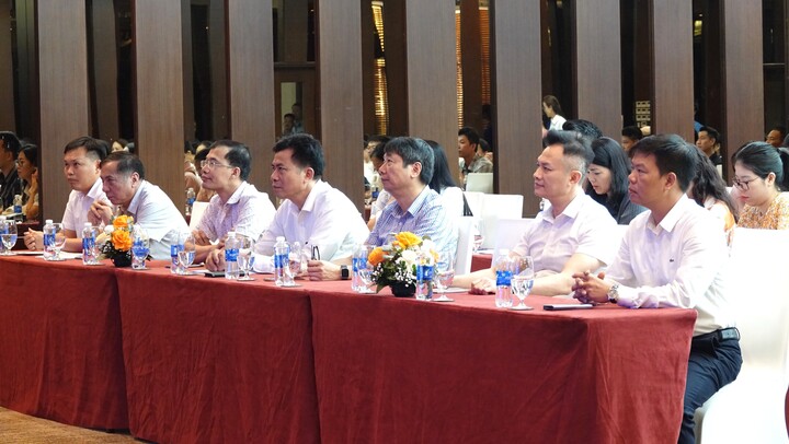 Các đại biểu tham dự hội nghị