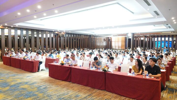 Hội nghị có sự tham gia của hàng trăm đại biểu đến từ các sở, ngành, doanh nghiệp, hợp tác xã, thanh niên khởi nghiệp, sinh viên trên địa bàn tỉnh Thanh Hóa