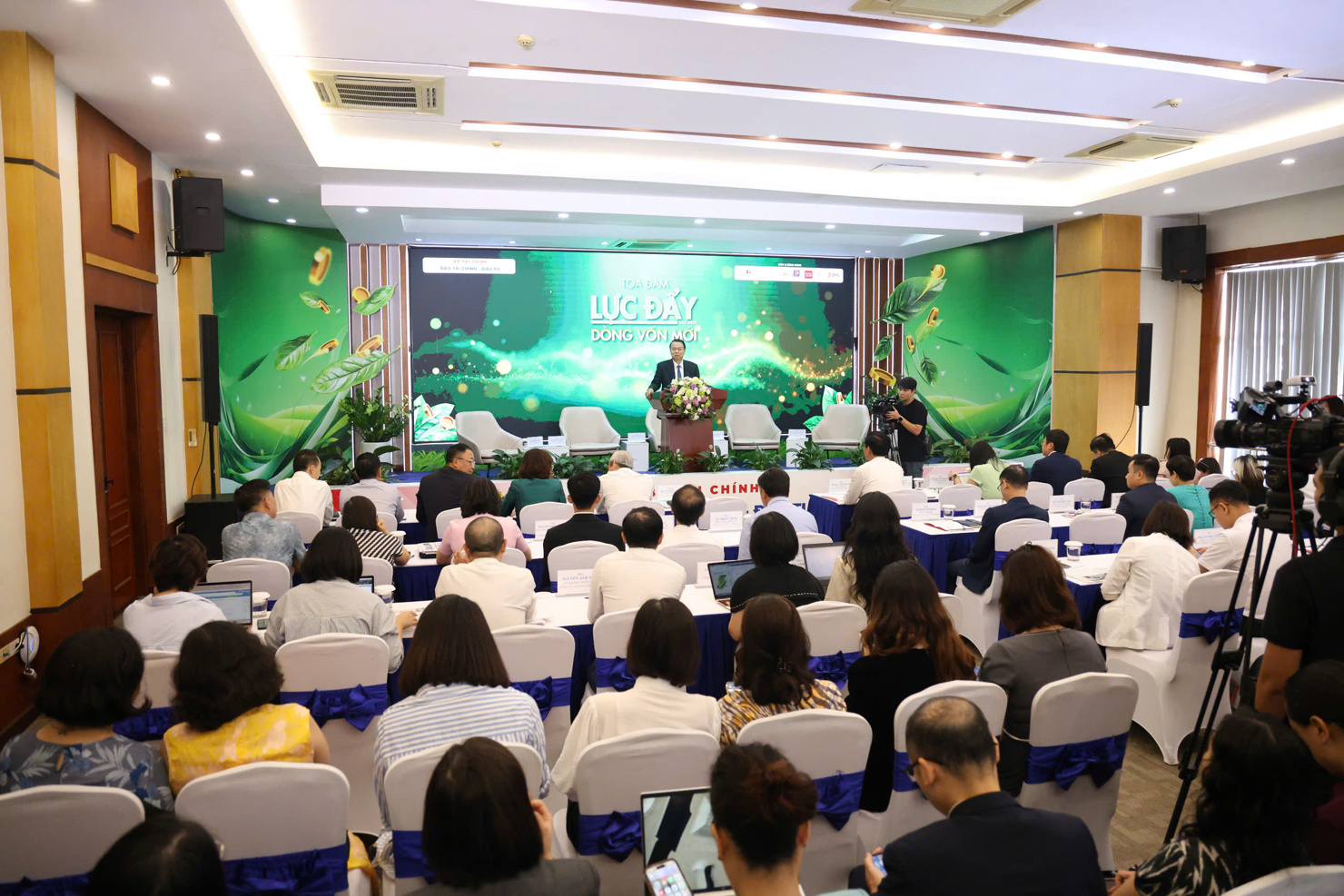 To&agrave;n cảnh Hội thảo.