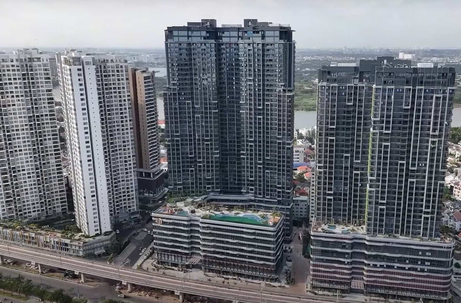 Giá nhà tại Hà Nội và TP HCM tiếp tục leo thang. (Ảnh minh họa/CD)