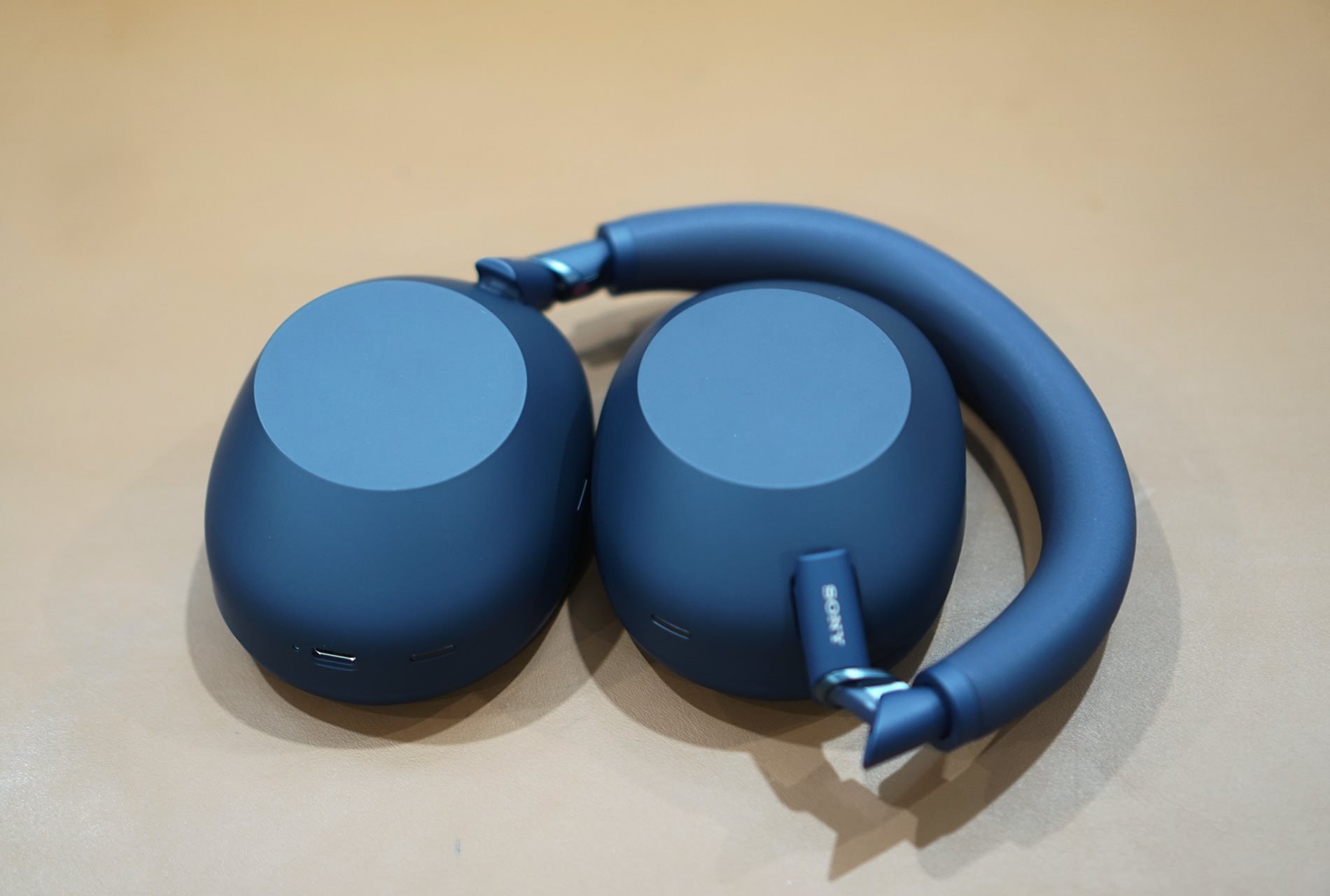 Đánh giá Sony WH-1000XM6 – Không phải một cuộc cách mạng, nhưng đáng tiền- Ảnh 1. Đánh giá Sony WH-1000XM6 – Không phải một cuộc cách mạng, nhưng đáng tiền- Ảnh 1.