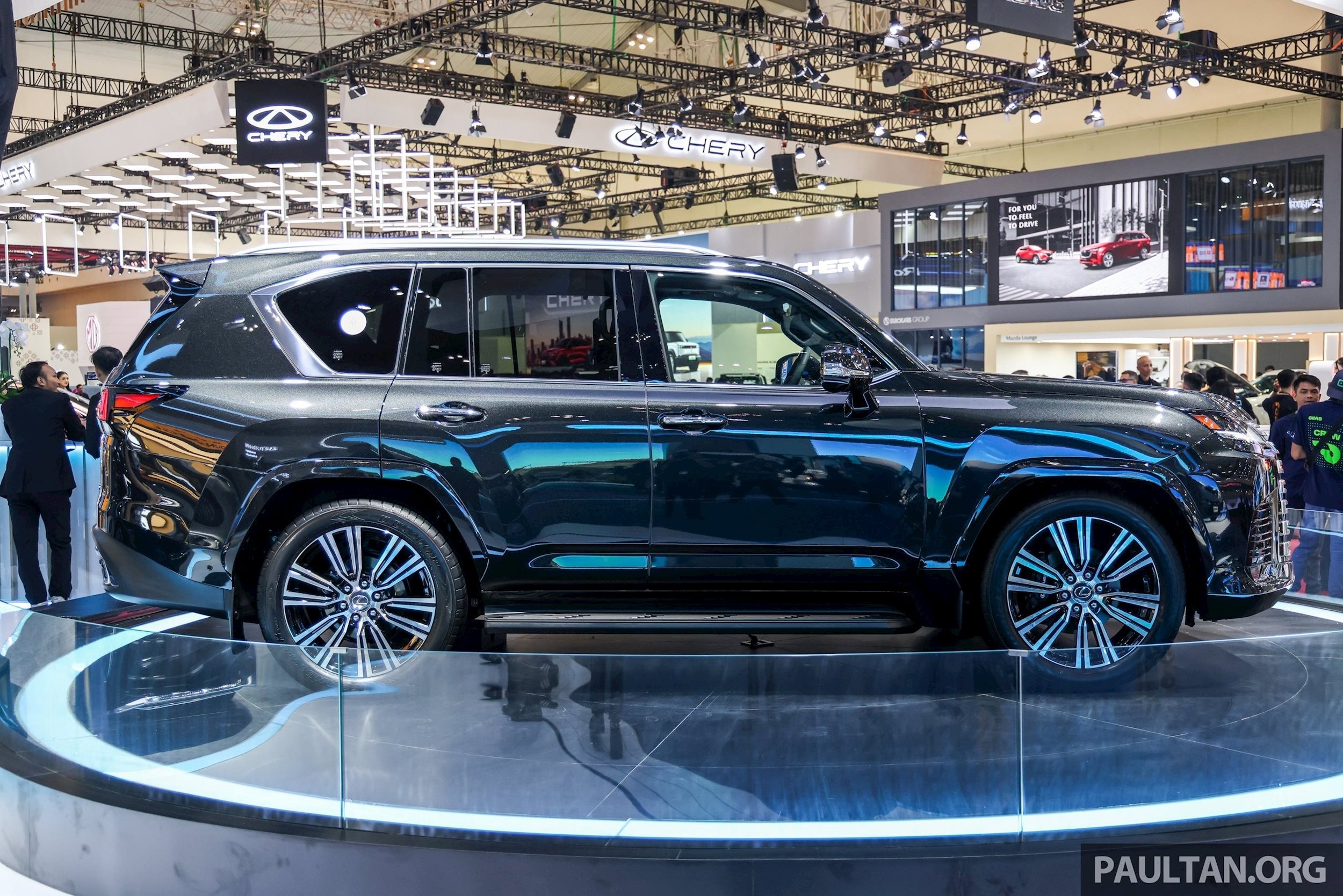 LX 700h là mẫu SUV full-size của thương hiệu Lexus.