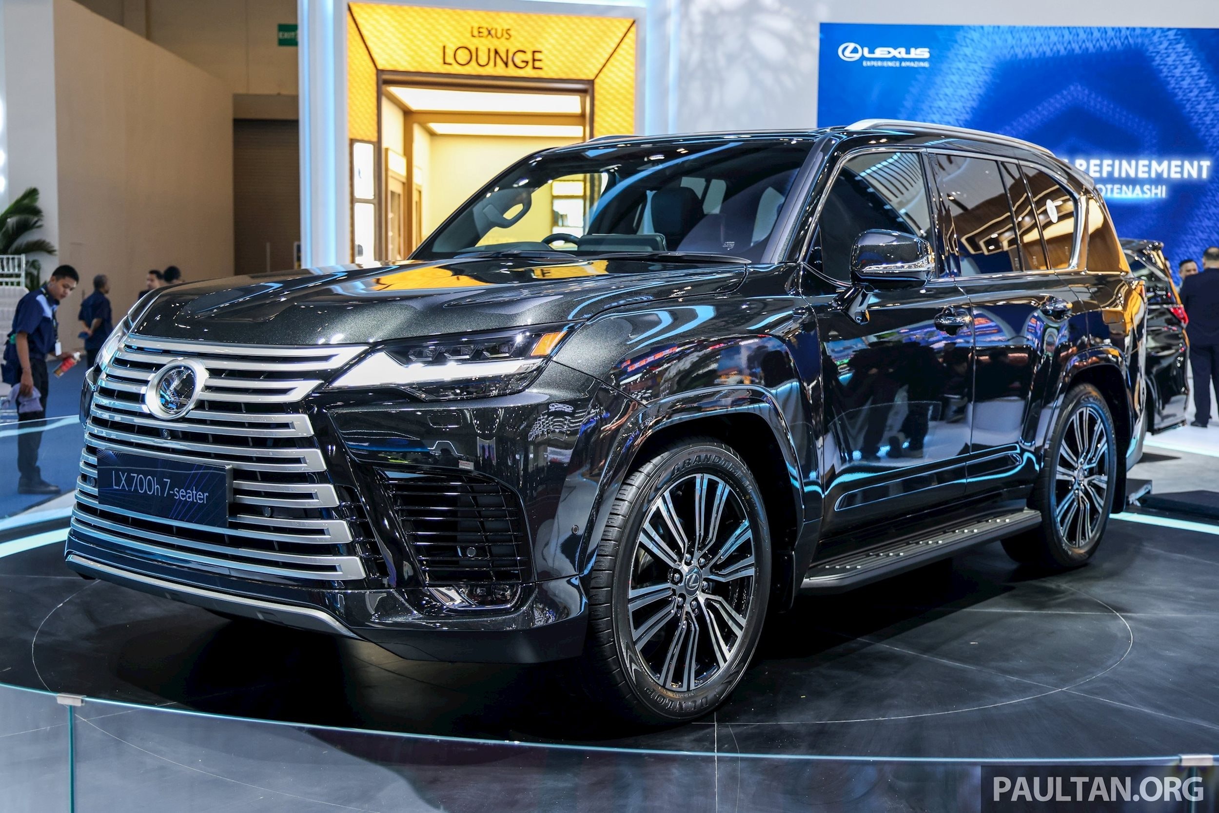 Lexus LX 700h ra mắt tại triển lãm ô tô GIIAS 2025.