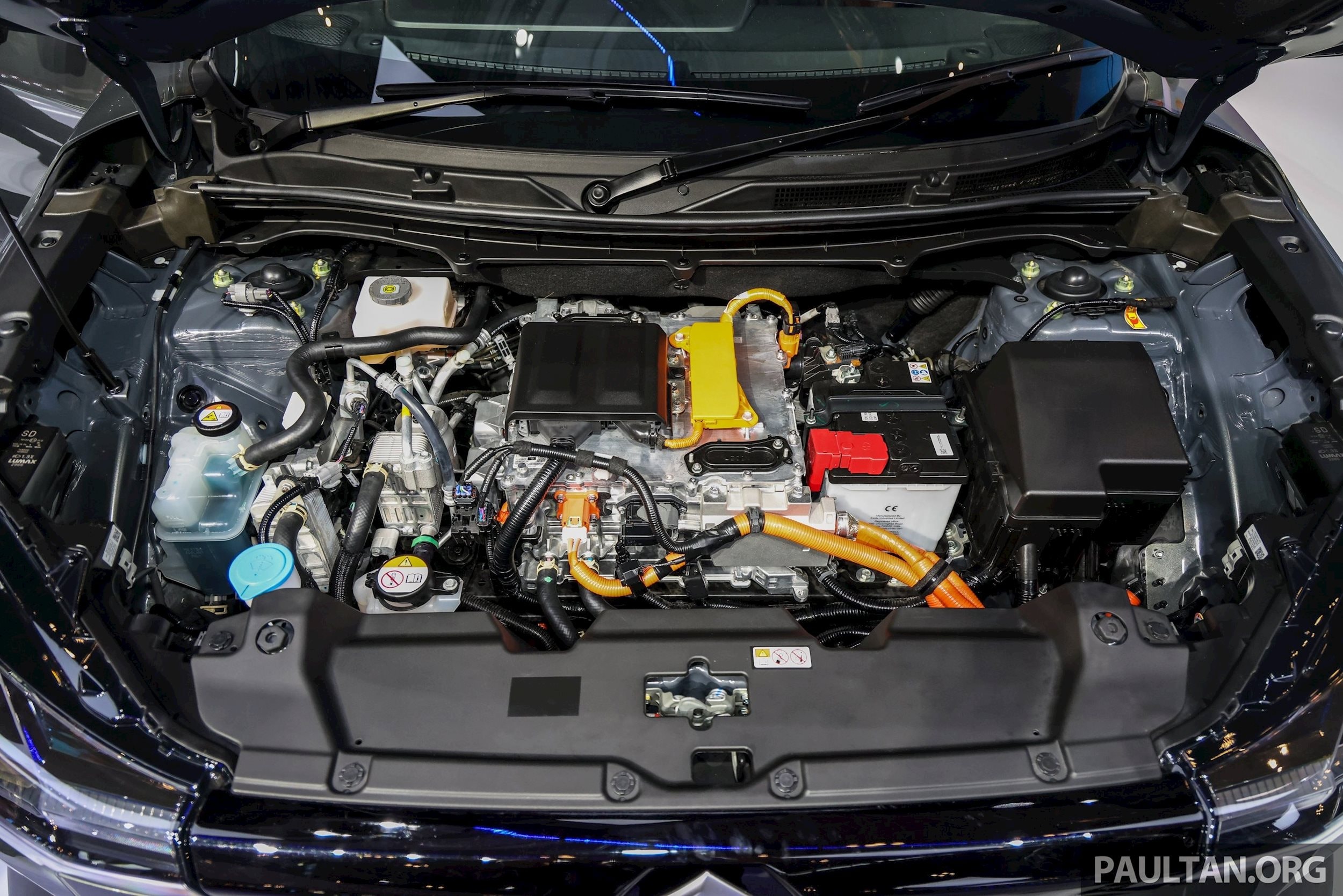 Suzuki e Vitara có 2 tùy chọn gói pin, phạm vi di chuyển đến 500 km.