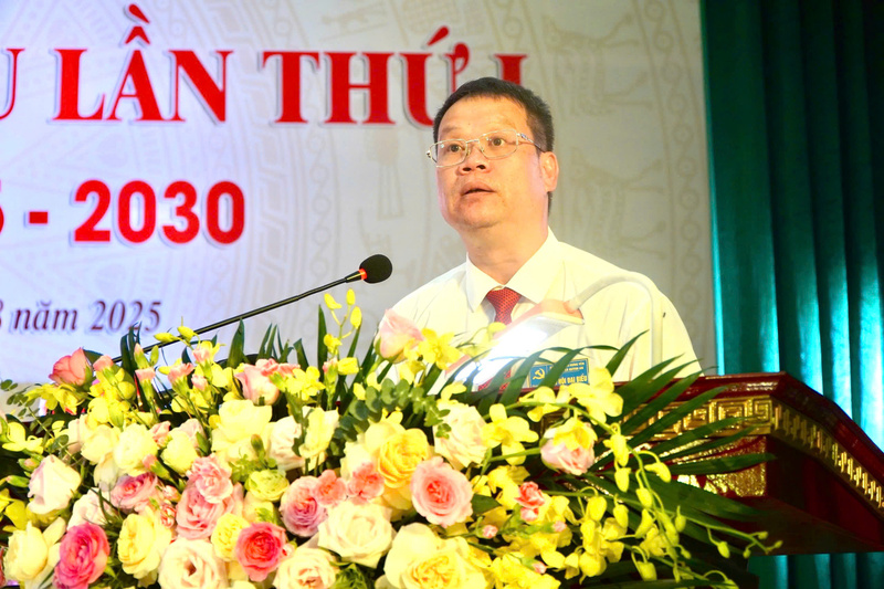 Đồng chí Nguyễn Mạnh Hùng, Phó Bí thư Tỉnh ủy, Chủ tịch Ủy ban Mặt trận Tổ quốc tỉnh Hưng Yên phát biểu chỉ đạo tại Đại hội.