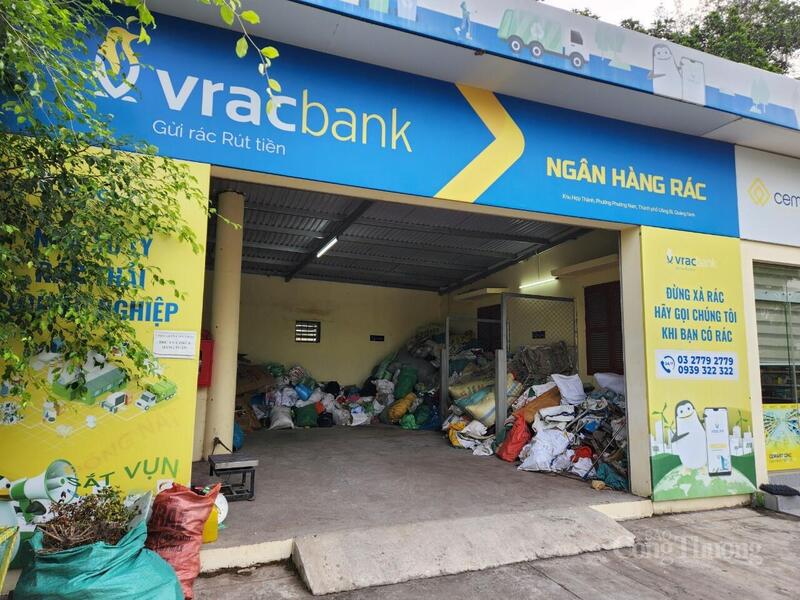 Mô hình ngân hàng rác của Xi măng Quảng Ninh phục vụ làm nhiên liệu thay thế cho lò nung clinker. Ảnh: Thu Hường