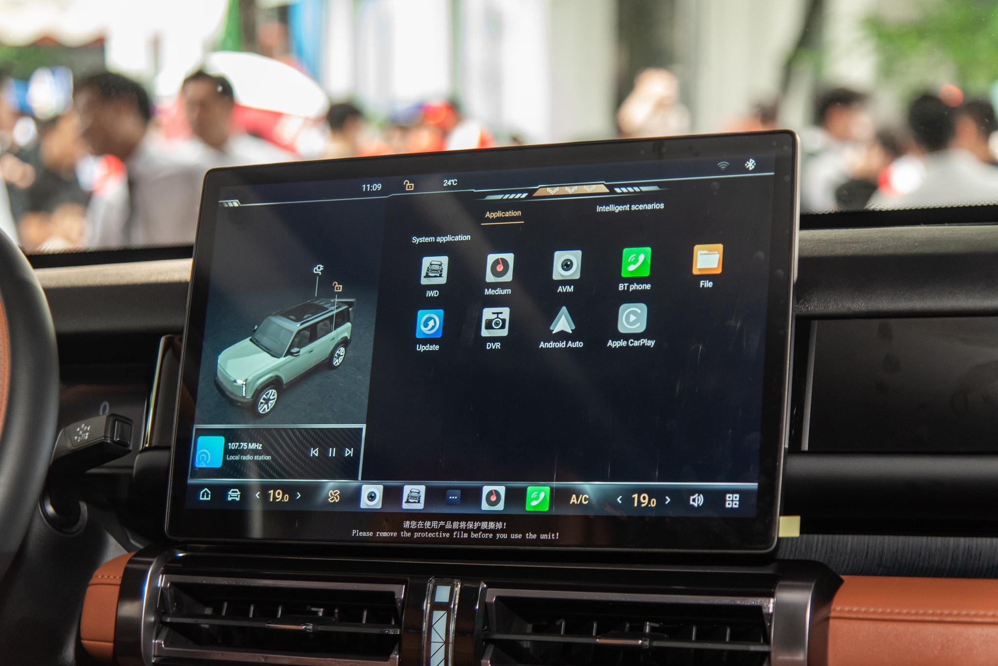 Màn hình giải trí cảm ứng trung tâm 15,6 inch.