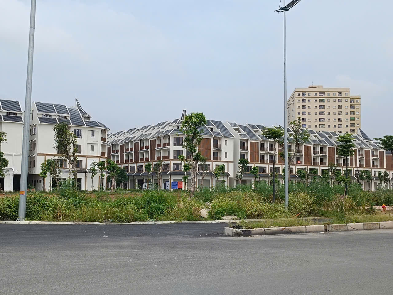 Thị trường bất động sản đang diễn biến tích cực với tín hiệu phục hồi rõ rệt nhờ sự cộng hưởng của nhiều yếu tố vĩ mô và vi mô.