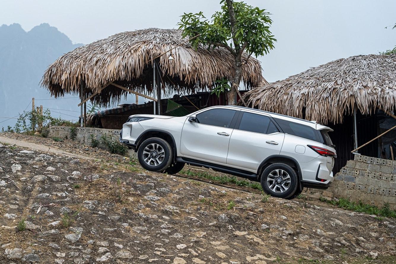 Toyota Fortuner bất ngờ bứt tốc về doanh số bán hàng trong tháng 7/2025 - Ảnh: TMV