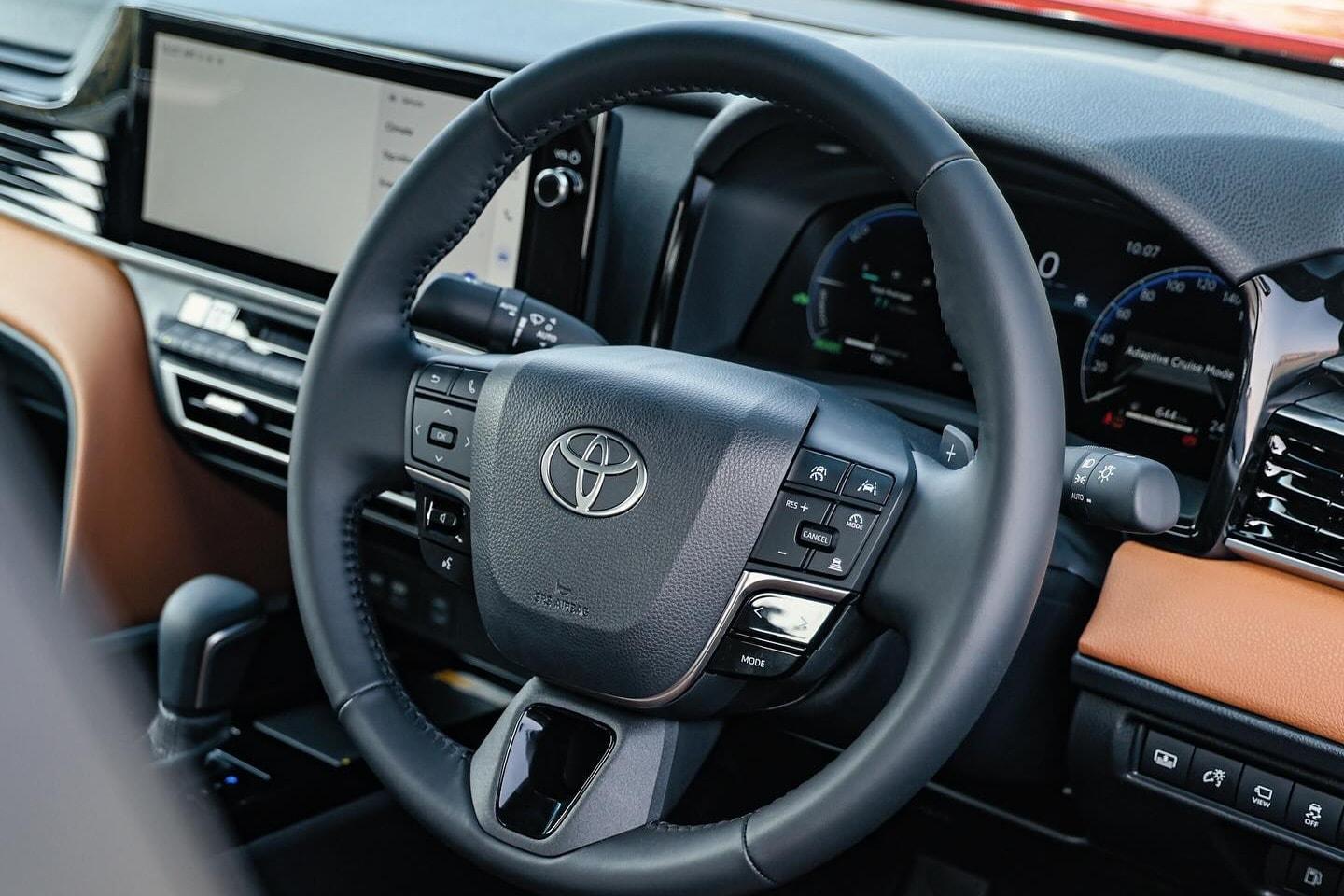 Thiết kế nội thất không có nhiều thay đổi - Ảnh: Toyota