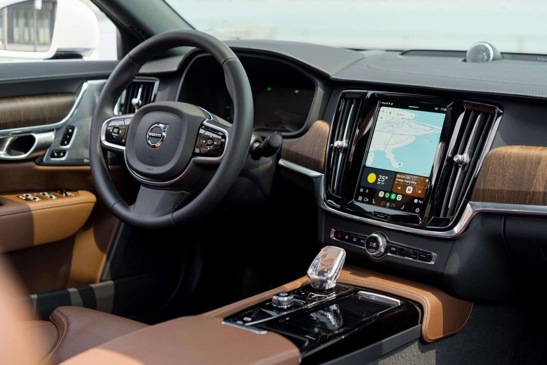 Volvo S90 Ultra trang bị dày đặc các tính năng an toàn hiện đại nhất - Ảnh: Sweden Auto