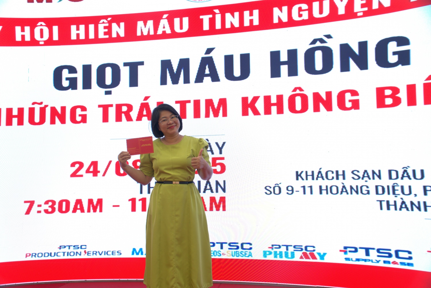 Ngày hội hiến máu tình nguyện tuổi trẻ PTSC M&C và các đơn vị: “Giọt máu hồng từ những trái tim không biên giới”