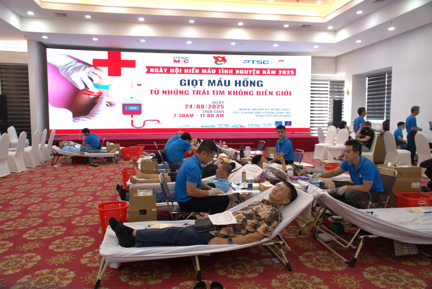 Ngày hội hiến máu tình nguyện tuổi trẻ PTSC M&C và các đơn vị: “Giọt máu hồng từ những trái tim không biên giới”
