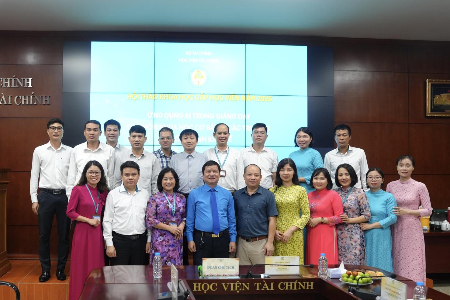 C&aacute;c đại biểu tham dự Hội thảo.