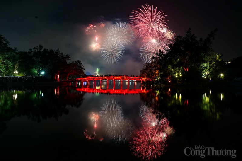 Mãn nhãn màn pháo hoa tuyệt đẹp chào mừng 80 năm Quốc Khánh 2/9 - 5