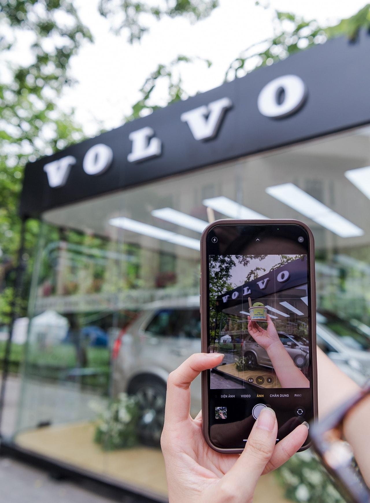 Pop-up Volvo mang đến những thông điệp thiết thực cho khách thăm quan và người tiêu dùng.