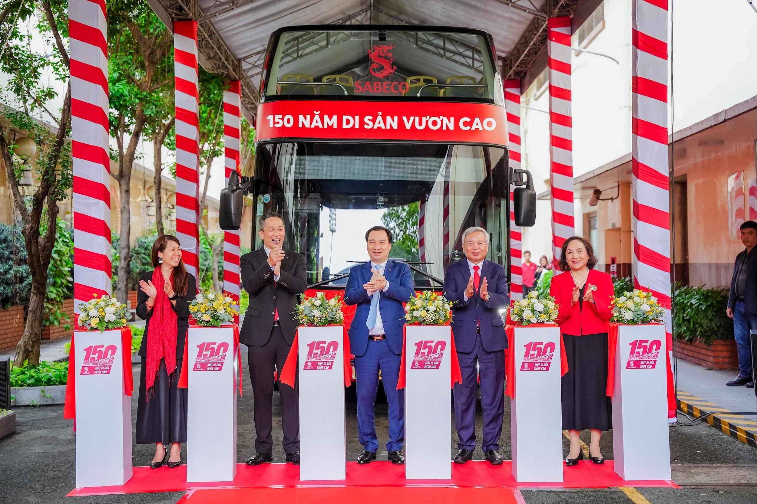 Sáng kiến “Hành Trình Di Sản” tượng trưng cho sự kết nối và sẻ chia, được tổ chức với mục tiêu lan tỏa câu chuyện 150 năm di sản của SABECO đến gần hơn với người dân địa phương