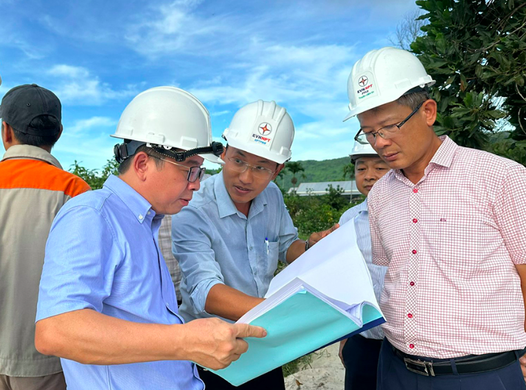 Tổng giám đốc EVNNPT kiểm tra, đôn đốc Dự án TBA 220kV Chân Mây.