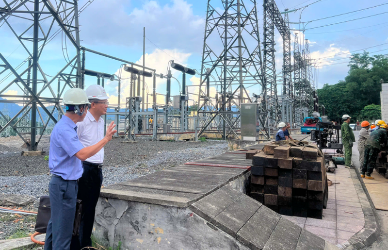 Lãnh đạo EVNNPT kiểm tra dự án Trạm biến áp 500kV Hoà Bình.