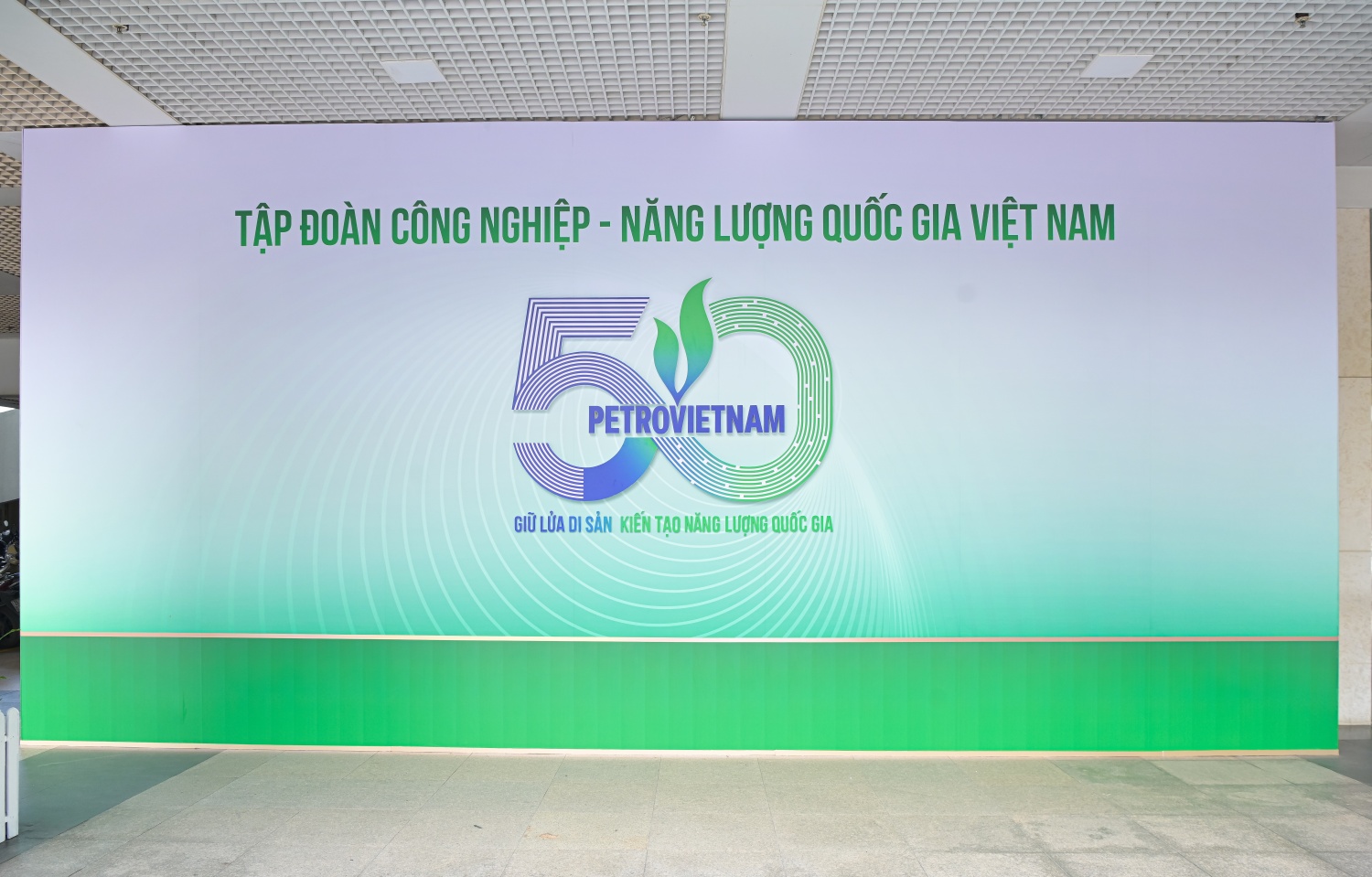 Đếm ngược đến chương trình kỷ niệm 50 năm thành lập Petrovietnam
