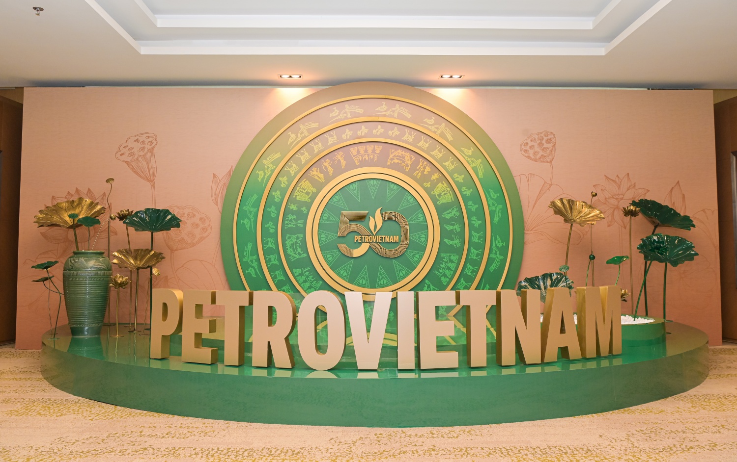 Đếm ngược đến chương trình kỷ niệm 50 năm thành lập Petrovietnam
