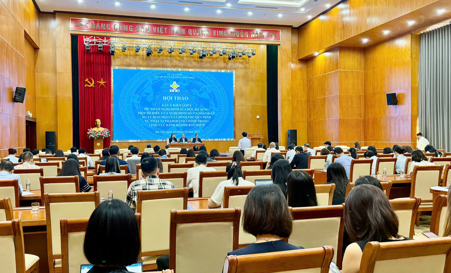 To&agrave;n cảnh Hội nghị.