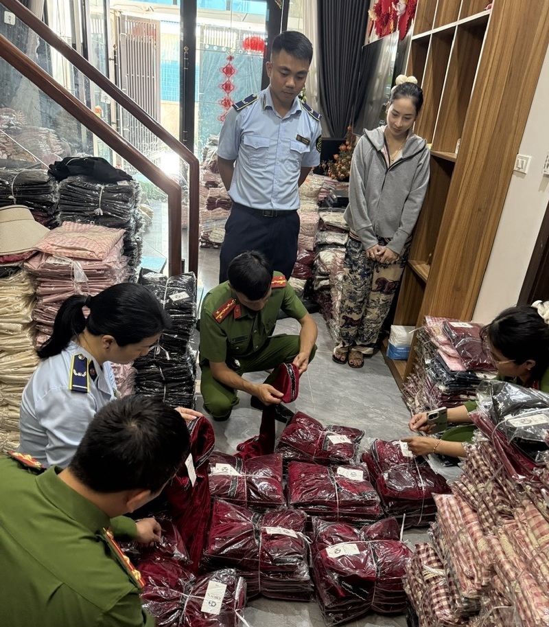 Lực lượng Quản lý thị trường Nghệ An tăng cường công tác kiểm tra, xử lý nghiêm các hành vi vi phạm. Ảnh Quản lý thị trường Nghệ An