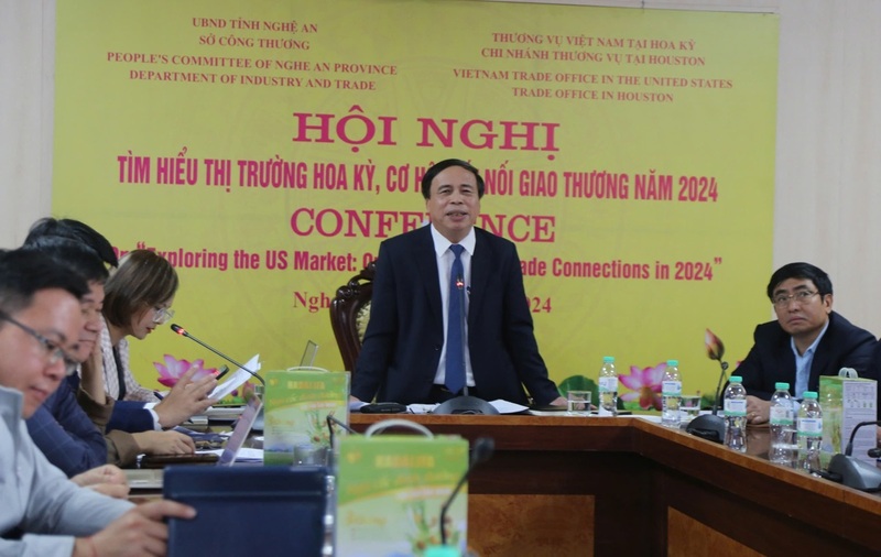 Từ một địa phương được đánh giá là “vùng trũng” trong thu hút đầu tư, Nghệ An nay đã xếp vào top 10 địa phương thu hút vốn FDI cao nhất cả nước. Ảnh: ông Phạm Văn Hóa, Giám đốc Sở Công Thương Nghệ An chủ trì Hội nghị kết nối giao thương giữa doanh nghiệp XNK tỉnh Nghệ An với Chi nhánh Thương vụ Việt Nam và doanh nghiệp tại Houston, Texas, Hoa Kỳ vào năm 2024.