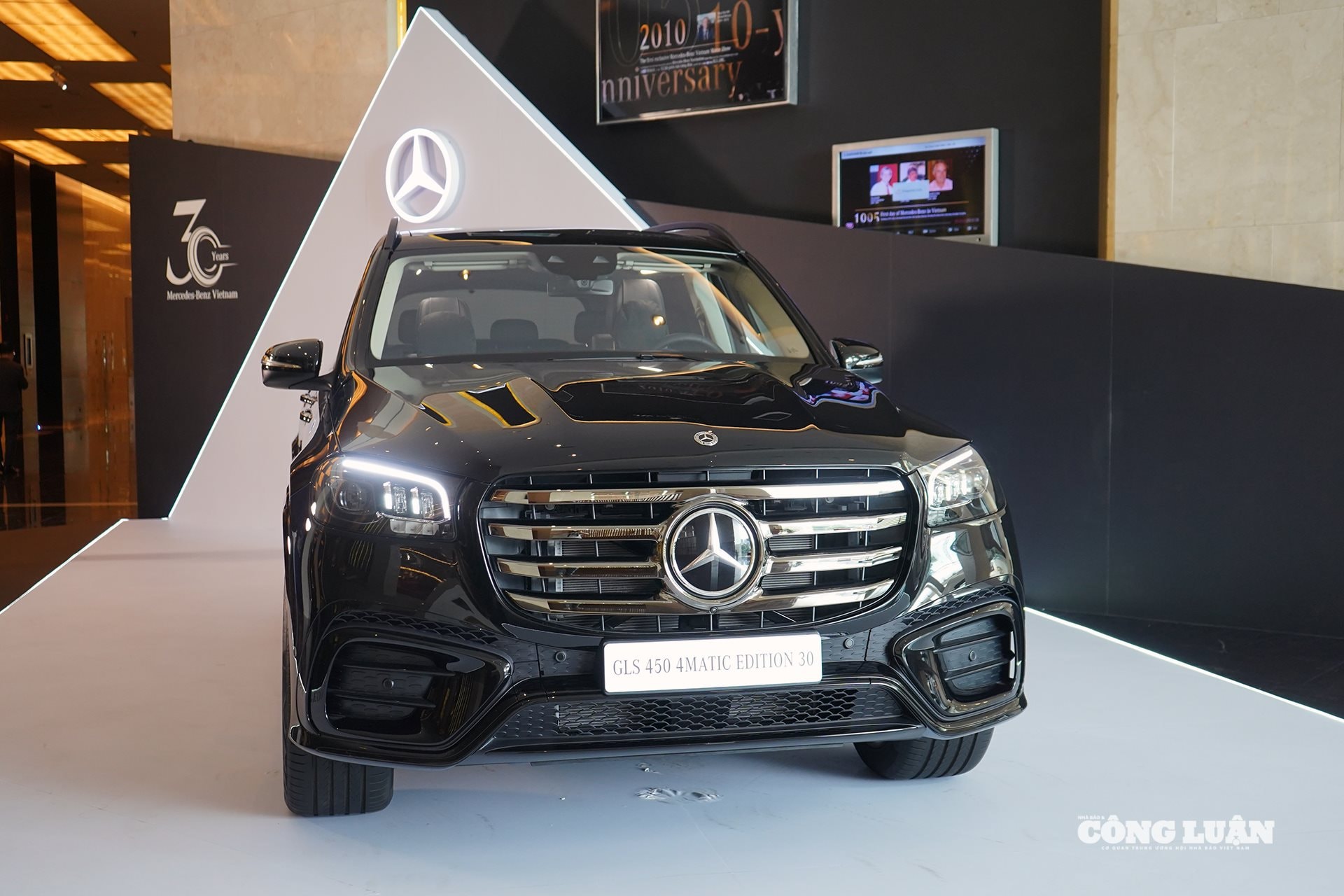 Tổng thể thiết kế Mercedes-Benz GLS 450 Edition 30 không thay đổi nhiều so với bản tiêu chuẩn.