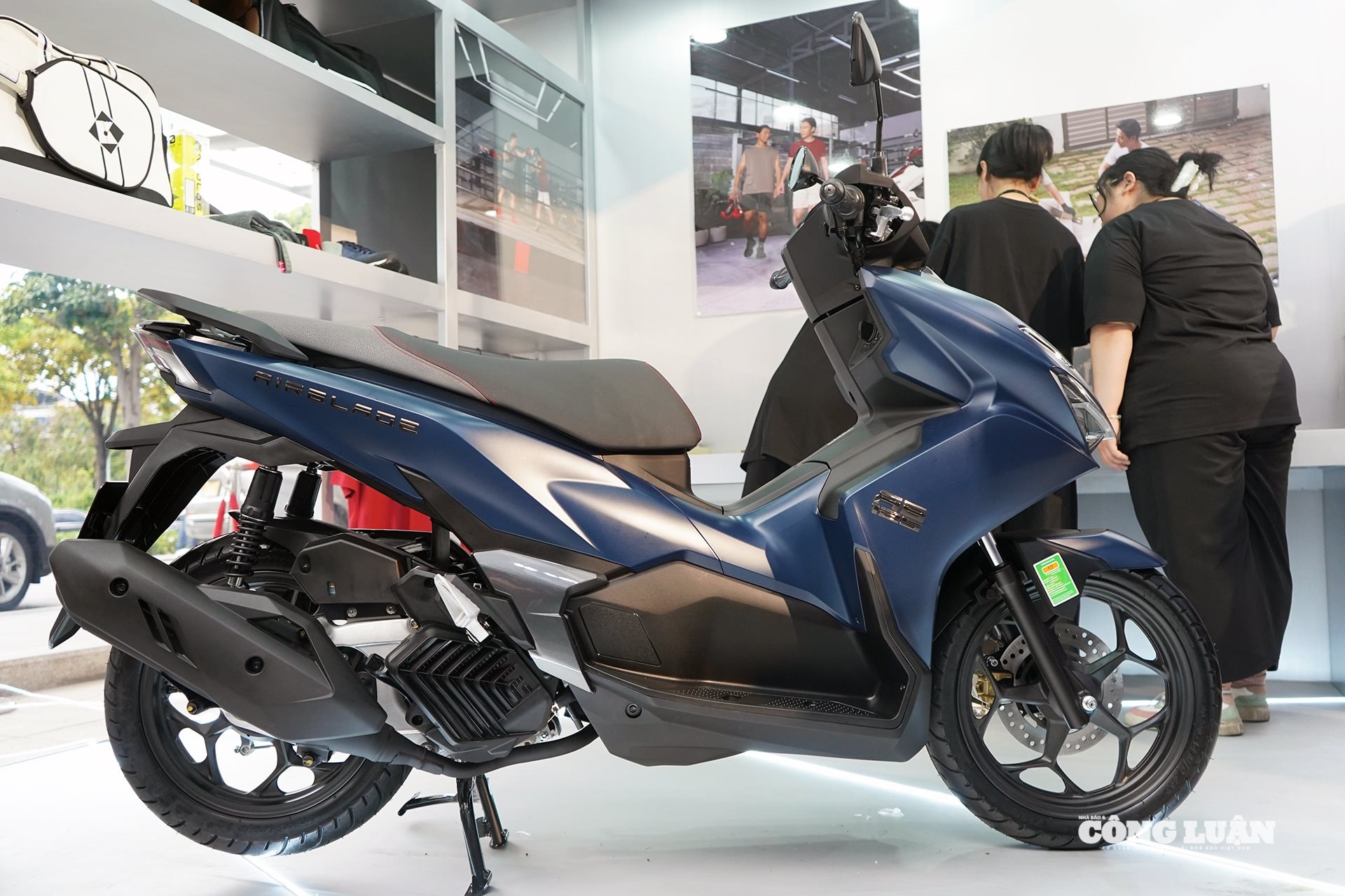 Thân xe thiết kế gọn gàng, chiều cao và trọng lượng phù hợp đa số nam giới Việt Nam.