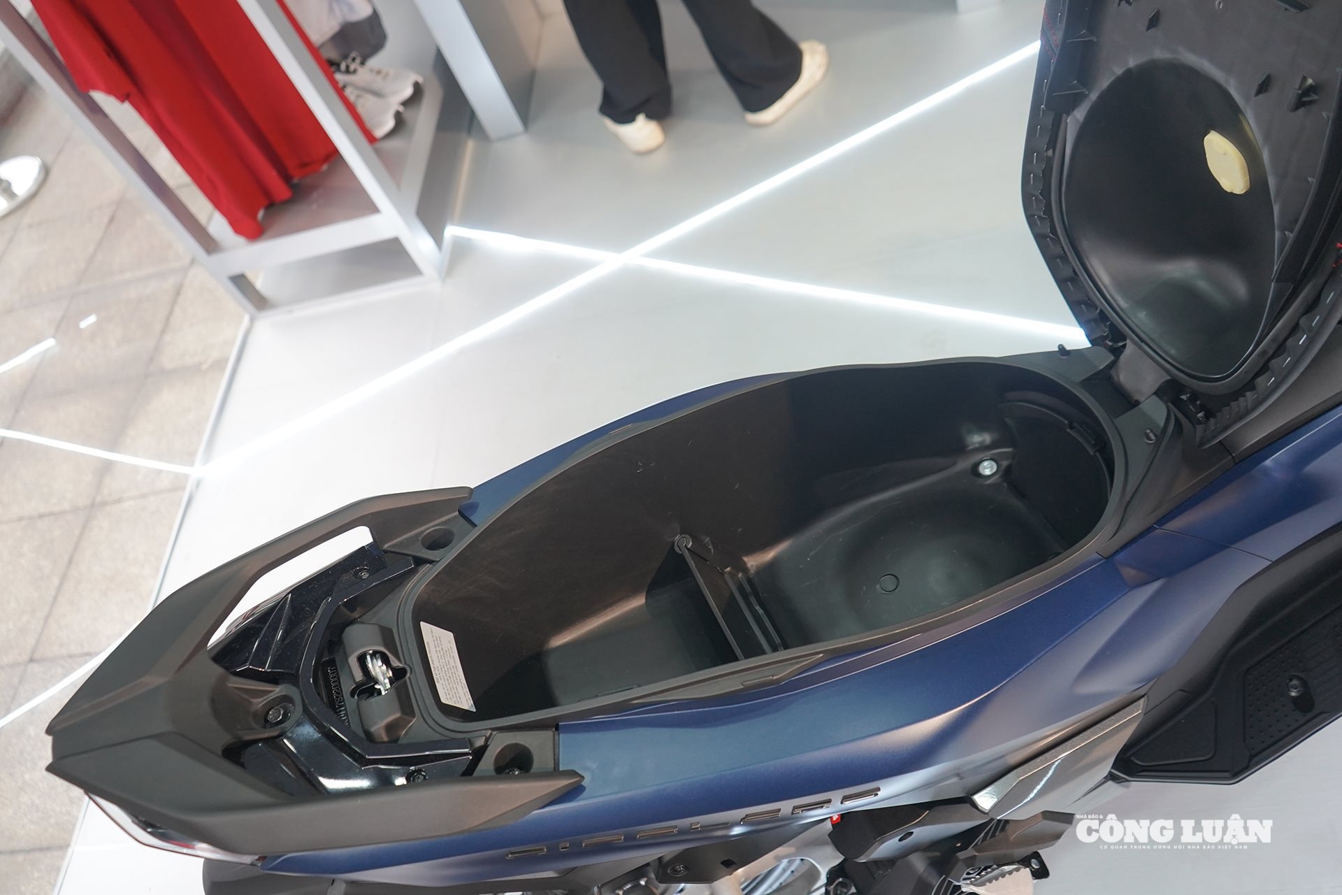 Cốp xe dung tích lớn.