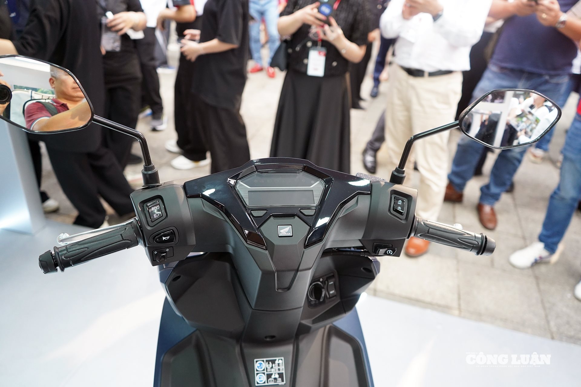 Honda Air Blade 2026 có mặt đồng hồ mới cùng phong cách với Vario.