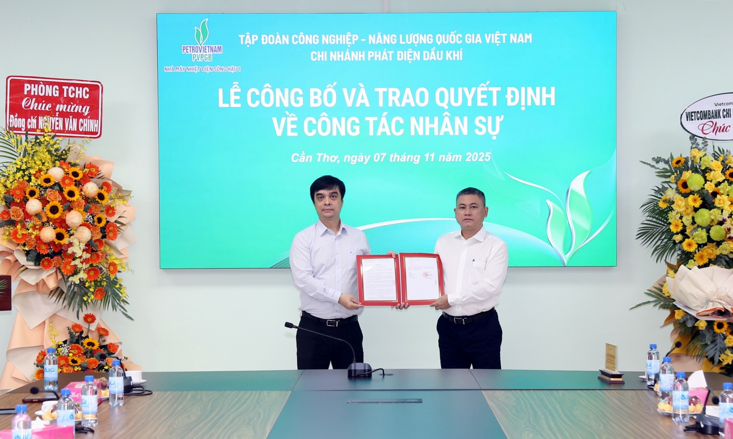 PVPGB công bố và trao quyết định bổ nhiệm Giám đốc NMNĐ Sông Hậu 1 PVPGB công bố và trao quyết định bổ nhiệm Giám đốc NMNĐ Sông Hậu 1