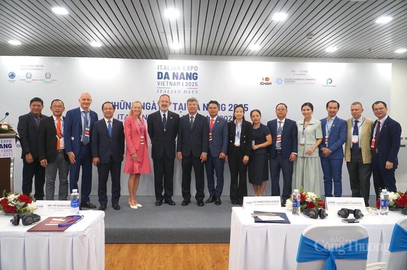 Các đại biểu Đại sứ quán Ý tại Việt Nam, Tổng Lãnh sự quán Ý tại TP. Hồ Chí Minh và lãnh đạo TP. Đà Nẵng, đại diện ICHAM tại lễ khai mạc.