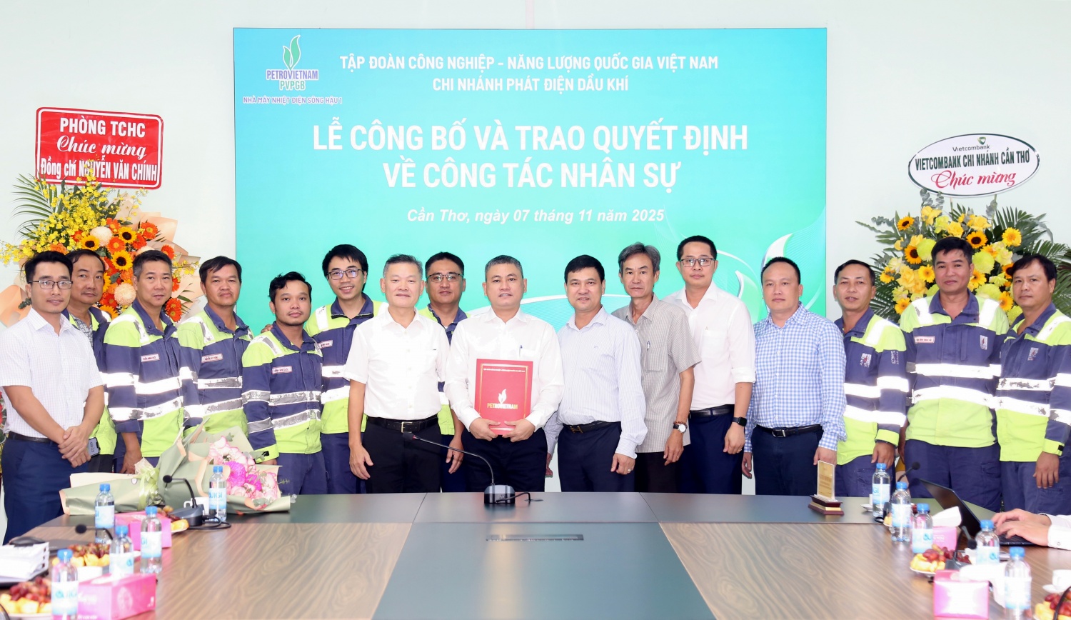 PVPGB công bố và trao quyết định bổ nhiệm Giám đốc NMNĐ Sông Hậu 1 PVPGB công bố và trao quyết định bổ nhiệm Giám đốc NMNĐ Sông Hậu 1