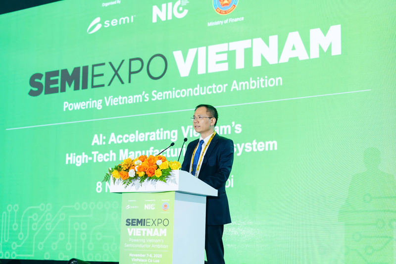 Ông Hoàng Trung Hiếu - Phó giám đốc NIC phát biểu tại hội thảo. Ảnh: NIC