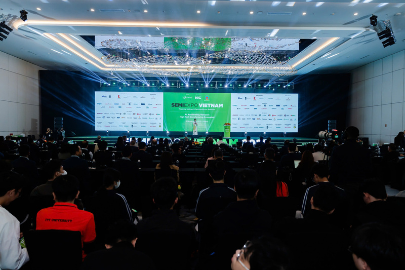 Hội thảo Trí tuệ nhân tạo - thúc đẩy hệ sinh thái sản xuất công nghệ cao và bán dẫn của Việt Nam đã được tổ chức tại Hà Nội. Ảnh NIC