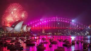 Giao thừa rực sáng trên bầu trời New Zealand.