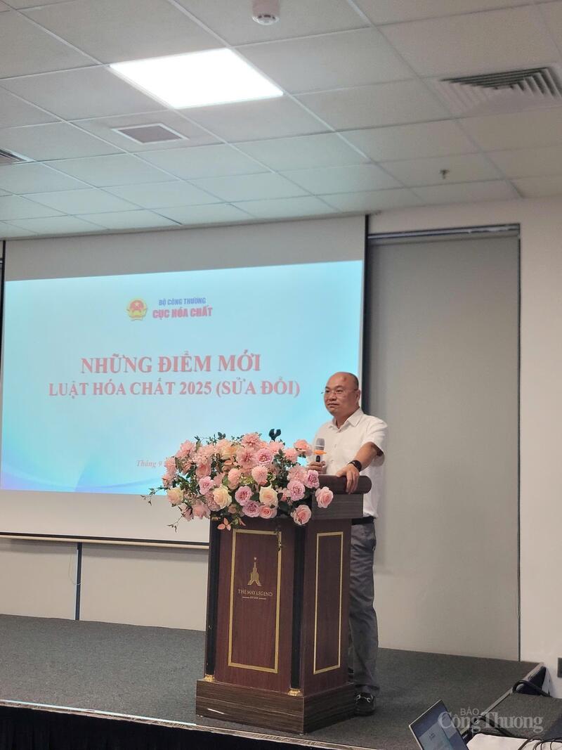 Ông Phạm Huy Nam Sơn, Phó Cục trưởng Cục Hóa chất (Bộ Công Thương) phổ biến Luật Hóa chất 2025 tại TP. Hải Phòng