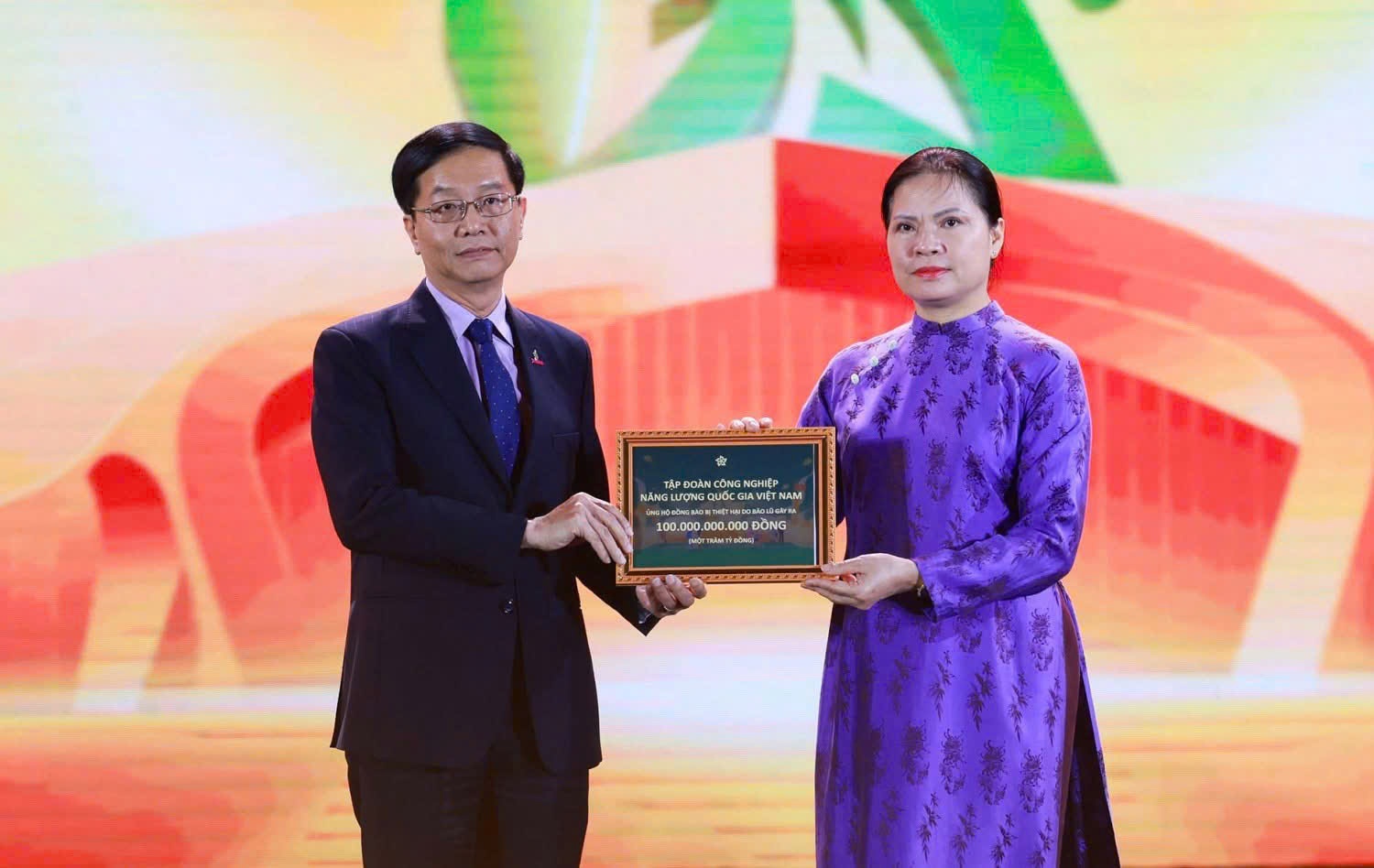 Petrovietnam phát động quyên góp ủng hộ đồng bào miền Trung, Tây Nguyên bị ảnh hưởng bởi mưa lũ Petrovietnam phát động quyên góp ủng hộ đồng bào miền Trung, Tây Nguyên bị ảnh hưởng bởi mưa lũ