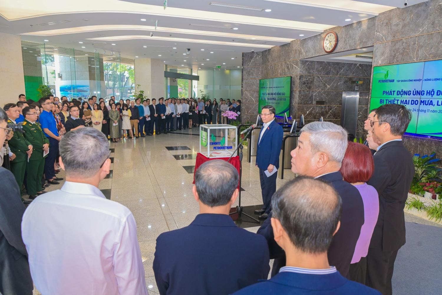 Petrovietnam phát động quyên góp ủng hộ đồng bào miền Trung, Tây Nguyên bị ảnh hưởng bởi mưa lũ Petrovietnam phát động quyên góp ủng hộ đồng bào miền Trung, Tây Nguyên bị ảnh hưởng bởi mưa lũ